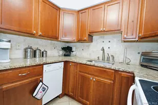 27 Walden Ct, Yorktown Heights, NY 10598 - Photo 4