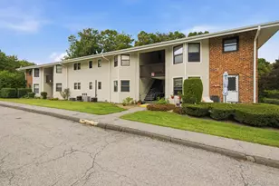 27 Walden Ct, Yorktown Heights, NY 10598 - Photo 2