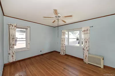 12 Hull Avenue, New Hyde Park, NY 11040 - Photo 18