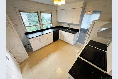 15-80 Waters Edge Drive #2, Bayside, NY 11360 - Photo 4