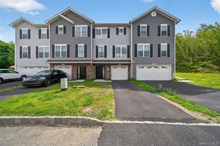 505 Iron Forge Ln, New Windsor, NY 12553 - Photo 2