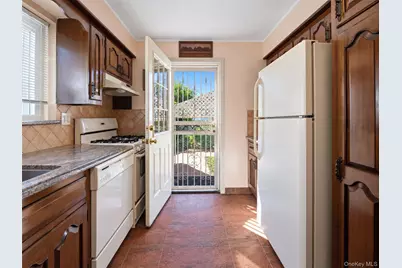 1610 Astor Avenue, Bronx, NY 10469 - Photo 6