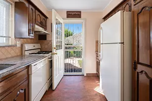 1610 Astor Ave, Bronx, NY 10469 - Photo 6