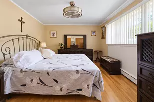 1610 Astor Ave, Bronx, NY 10469 - Photo 8