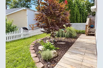 8 Buttercup Drive, Bohemia, NY 11716 - Photo 2
