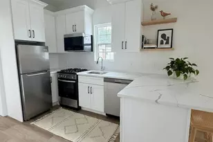 1220 Doges Prom, Copiague, NY 11757 - Photo 8