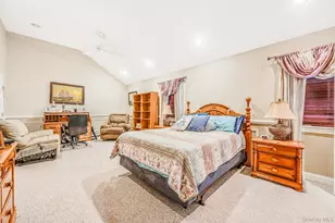 1 Chen Ct, Middle Island, NY 11953 - Photo 20