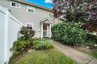 285 N Oak Street, Massapequa, NY 11758 - Photo 14