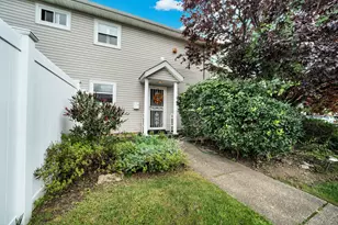 285 N Oak St, Massapequa, NY 11758 - Photo 14