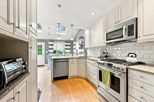 35 Reid Ave, Rockville Centre, NY 11570 - Photo 16