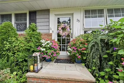 35 Reid Avenue, Rockville Centre, NY 11570 - Photo 2