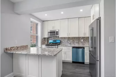 141-15 Union Turnpike #1-O, Flushing, NY 11367 - Photo 2