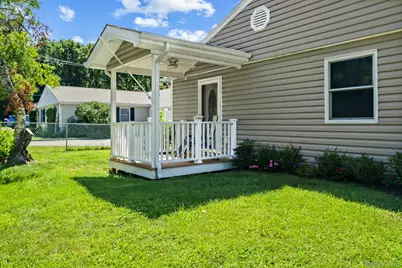 469 Carnation Drive, Shirley, NY 11967 - Photo 4