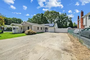 469 Carnation Dr, Shirley, NY 11967 - Photo 2