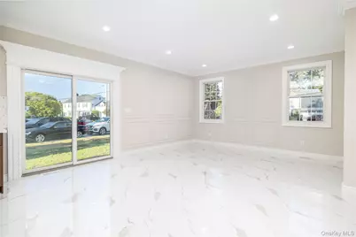 76 Gerard Avenue W, Malverne, NY 11565 - Photo 12