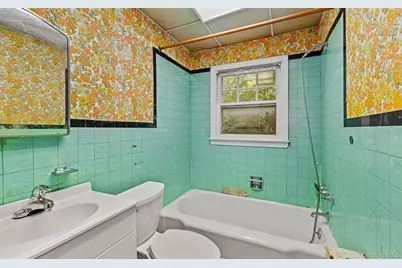 11 Woodycrest Drive, Northport, NY 11768 - Photo 8