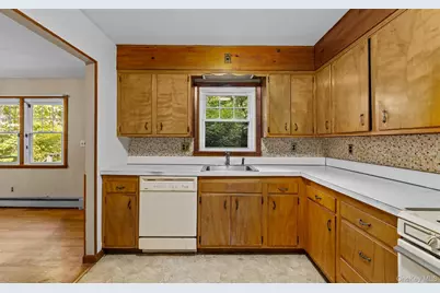 11 Woodycrest Drive, Northport, NY 11768 - Photo 6