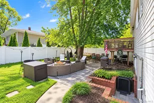 19 Badger Ln, East Setauket, NY 11733 - Photo 14