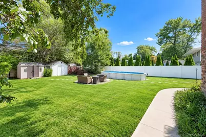 19 Badger Lane, East Setauket, NY 11733 - Photo 8