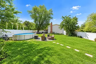 19 Badger Ln, East Setauket, NY 11733 - Photo 10