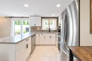 19 Badger Ln, East Setauket, NY 11733 - Photo 16
