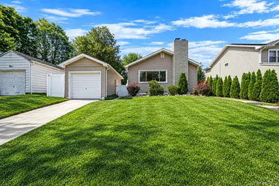 5 Willets Drive, Syosset, NY 11791 - Photo 2