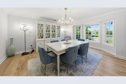 6 Castle Court, Woodbury, NY 11797 - Photo 16