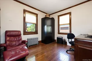 201 Glenmore St, East Williston, NY 11596 - Photo 12