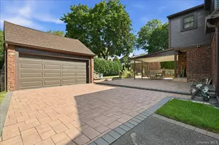 201 Glenmore St, East Williston, NY 11596 - Photo 26