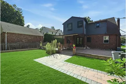 201 Glenmore Street, East Williston, NY 11596 - Photo 24