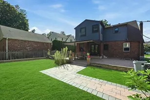 201 Glenmore St, East Williston, NY 11596 - Photo 24