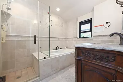 201 Glenmore Street, East Williston, NY 11596 - Photo 16