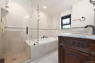 201 Glenmore St, East Williston, NY 11596 - Photo 16