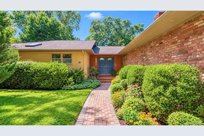 39 Daly Court, Riverhead, NY 11901 - Photo 2