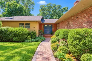 39 Daly Ct, Riverhead, NY 11901 - Photo 2