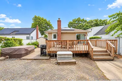 325 Beachview Street, Copiague, NY 11726 - Photo 28