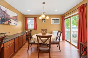 325 Beachview St, Copiague, NY 11726 - Photo 8