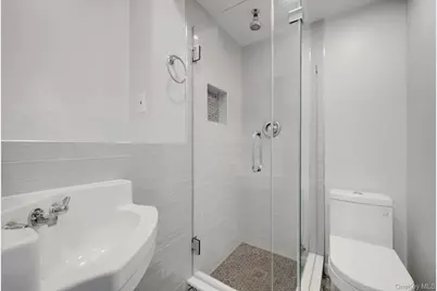 22 Somerset Drive, Yonkers, NY 10710 - Photo 24