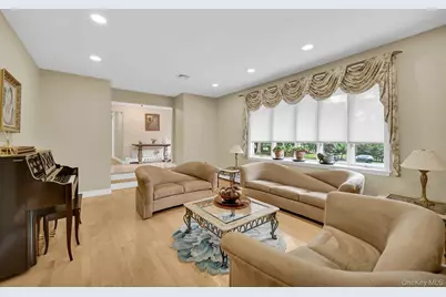 15 Ramapo Lane, Chestnut Ridge, NY 10952 - Photo 8