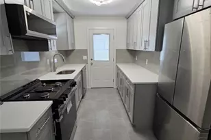 66 Gates Ave, Valley Stream, NY 11580 - Photo 8