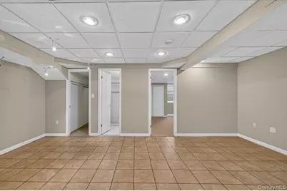 136 Cranberry Court, Melville, NY 11747 - Photo 22