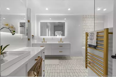 105 Woodhill Lane, Manhasset, NY 11030 - Photo 26