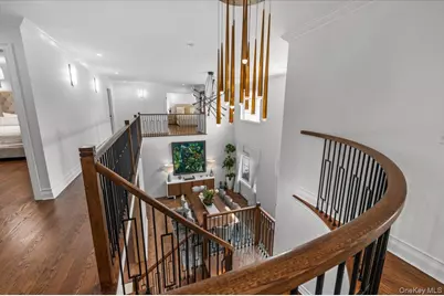 105 Woodhill Lane, Manhasset, NY 11030 - Photo 22