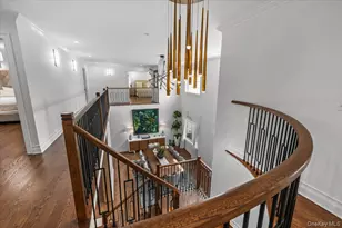 105 Woodhill Ln, Manhasset, NY 11030 - Photo 22