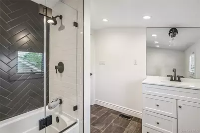 55 Cleveland Street, Patchogue, NY 11772 - Photo 30
