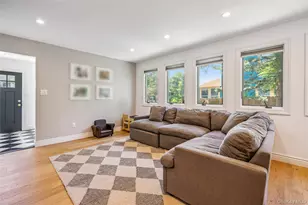 55 Cleveland St, Patchogue, NY 11772 - Photo 8
