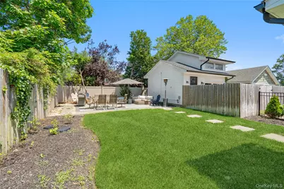 55 Cleveland Street, Patchogue, NY 11772 - Photo 32