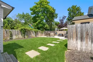 55 Cleveland St, Patchogue, NY 11772 - Photo 38