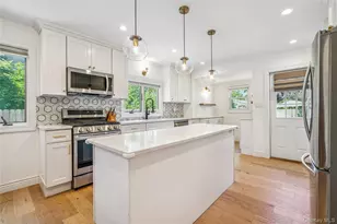 55 Cleveland St, Patchogue, NY 11772 - Photo 16