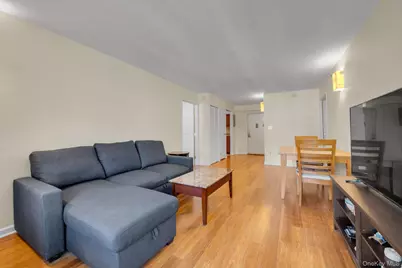 6434 Grand Central Parkway #3G, Forest Hills, NY 11375 - Photo 4